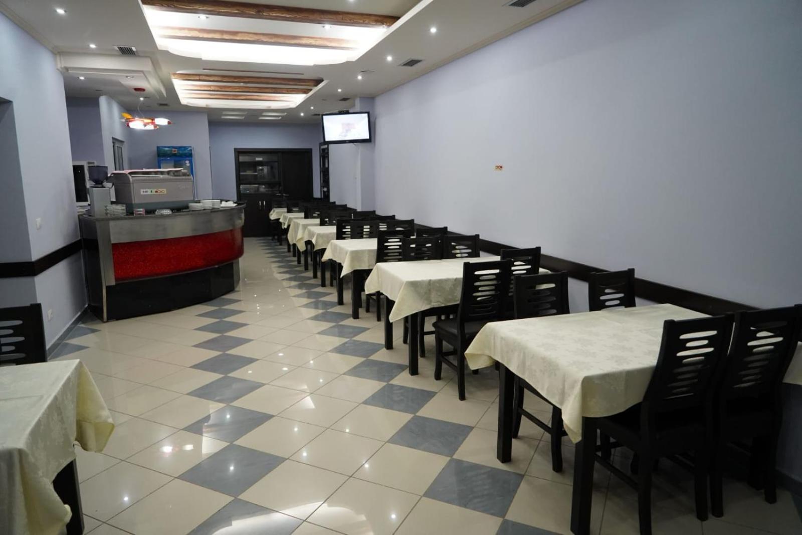 Hotel Restaurant Globi Velipoje Exterior photo