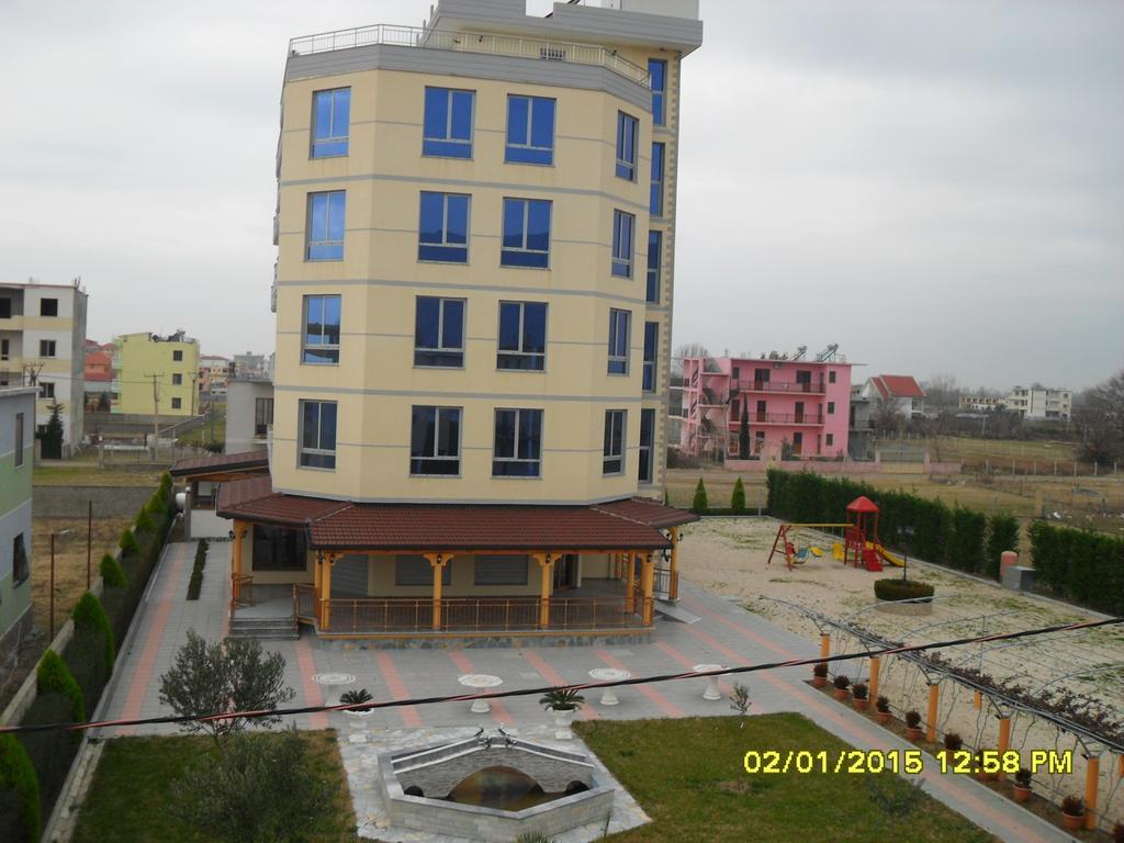 Hotel Restaurant Globi Velipoje Exterior photo