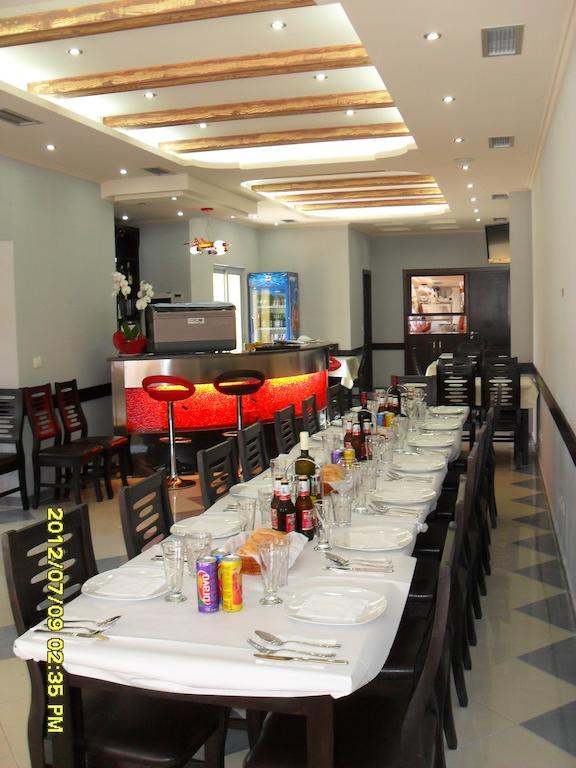 Hotel Restaurant Globi Velipoje Exterior photo